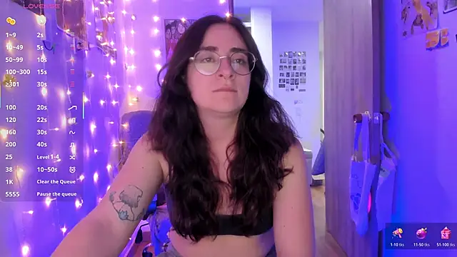 Snapshot of linda_giggle chatting on October 28, 2025, 12:25 am linda giggle online show from October 28, 2025, 12:25 am