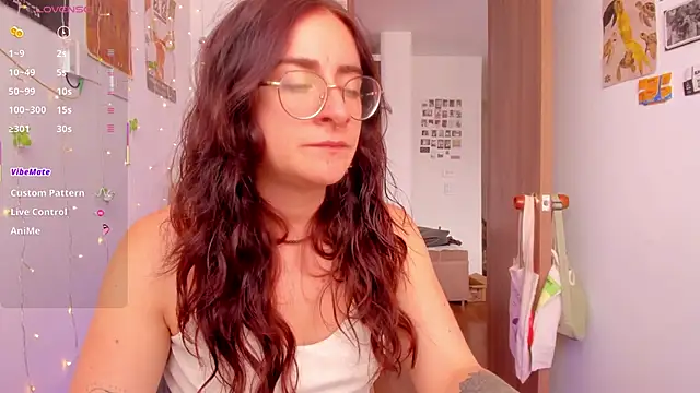 Snapshot of linda_giggle chatting on November 12, 2025, 2:39 pm linda giggle online show from November 12, 2025, 2:39 pm