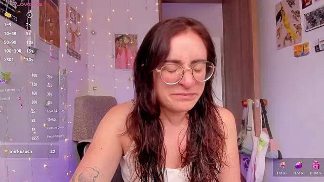 Snapshot of linda_giggle chatting on November 22, 2025, 5:01 pm linda giggle online show from November 22, 2025, 5:01 pm