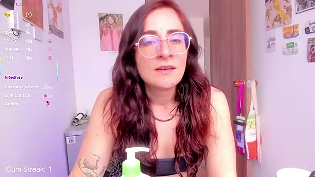 Snapshot of linda_giggle chatting on May 5, 2026, 2:47 pm linda giggle online show from May 5, 2026, 2:47 pm