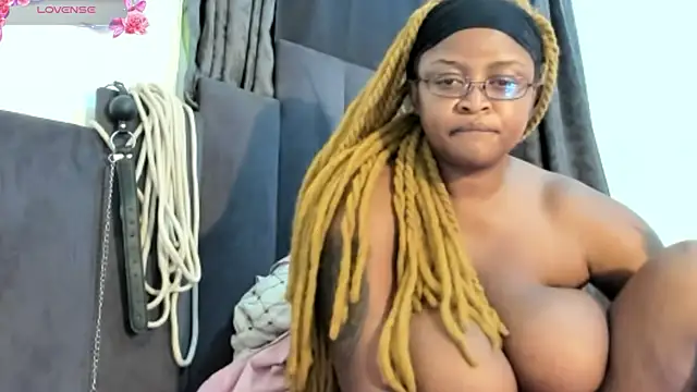 Snapshot of CuteBustyBabes chatting on December 28, 2024, 10:44 pm CuteBustyBabes online show from December 28, 2024, 10:44 pm