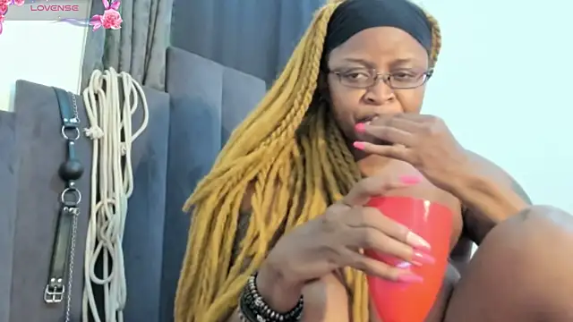 Snapshot of CuteBustyBabes chatting on December 30, 2024, 12:42 pm CuteBustyBabes online show from December 30, 2024, 12:42 pm