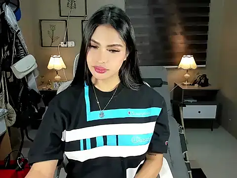 Snapshot of EternityBanks chatting on November 17, 2025, 4:46 pm EternityBanks online show from November 17, 2025, 4:46 pm