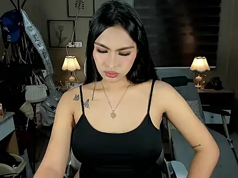 Snapshot of EternityBanks chatting on December 4, 2025, 4:59 pm EternityBanks online show from December 4, 2025, 4:59 pm