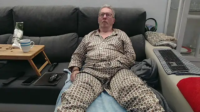 Snapshot of Nudelschwanz chatting on March 2, 2026, 6:25 am Nudelschwanz online show from March 2, 2026, 6:25 am