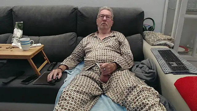 Snapshot of Nudelschwanz chatting on March 2, 2026, 7:15 am Nudelschwanz online show from March 2, 2026, 7:15 am