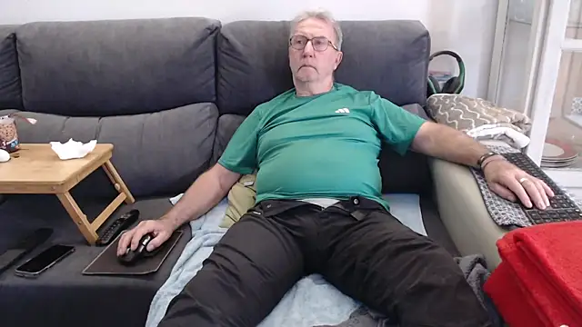 Snapshot of Nudelschwanz chatting on March 14, 2026, 11:37 am Nudelschwanz online show from March 14, 2026, 11:37 am