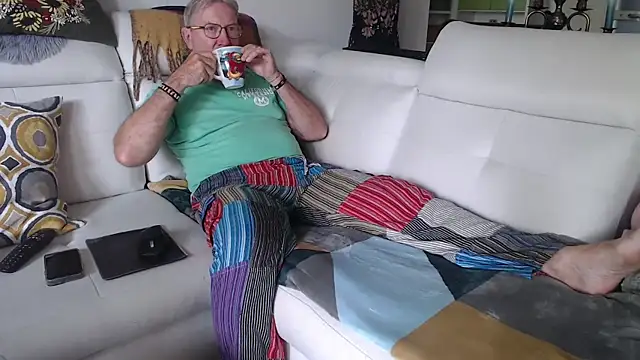 Snapshot of Nudelschwanz chatting on May 30, 2026, 9:28 am Nudelschwanz online show from May 30, 2026, 9:28 am