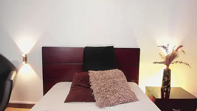 Amber  Davis online show from December 31, 2024, 4:35 pm