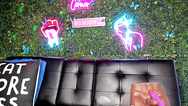 ThickAssRena online show from December 3, 2024, 3:09 am