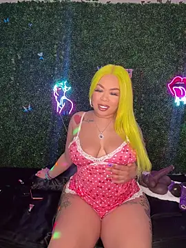 ThickAssRena online show from April 4, 2026, 6:44 am