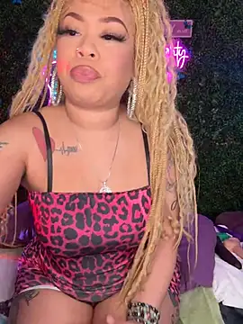 Snapshot of ThickAssRena chatting on May 16, 2026, 1:13 am ThickAssRena online show from May 16, 2026, 1:13 am
