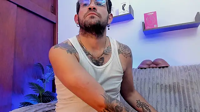 jonathan rivers online show from November 4, 2025, 9:25 pm