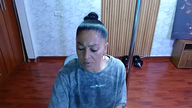 Snapshot of Anitta_muscle chatting on July 14, 2026, 8:03 pm Anitta muscle online show from July 14, 2026, 8:03 pm