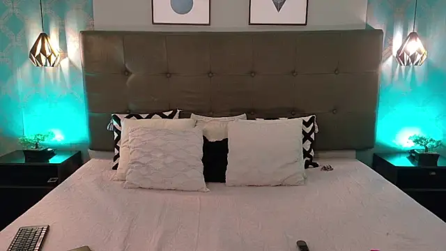 Snapshot of Madisonsmiith chatting on October 28, 2025, 8:33 pm Madisonsmiith online show from October 28, 2025, 8:33 pm