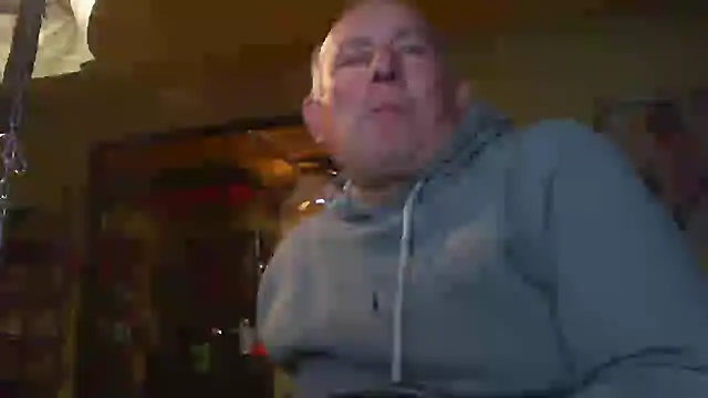 Snapshot of jeanlulu chatting on October 30, 2025, 8:20 pm jeanlulu online show from October 30, 2025, 8:20 pm