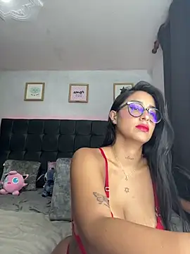 Snapshot of lovely_violet13 chatting on May 25, 2026, 10:27 pm lovely violet13 online show from May 25, 2026, 10:27 pm