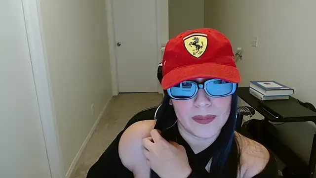 Sassy Latina online show from November 30, 2025, 4:49 am