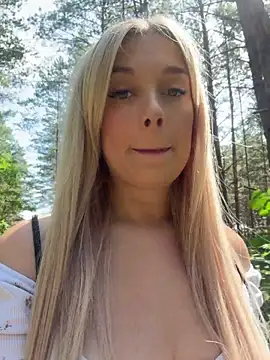 CherryAuroraa online show from July 14, 2026, 10:21 am