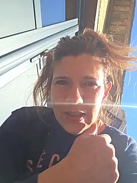 Lina lou4 online show from March 19, 2026, 9:35 am