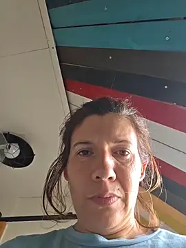 Lina lou4 online show from April 10, 2026, 2:44 pm