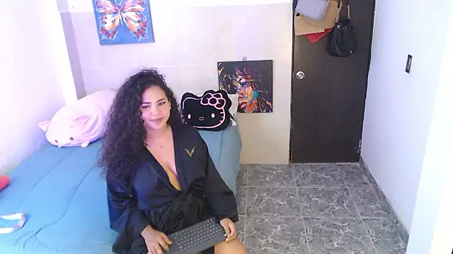 Snapshot of luciana_keating chatting on March 24, 2026, 6:29 am luciana keating online show from March 24, 2026, 6:29 am