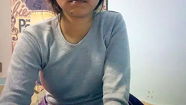 Snapshot of lovelydesi21 chatting on January 10, 2025, 2:34 pm lovelydesi21 online show from January 10, 2025, 2:34 pm