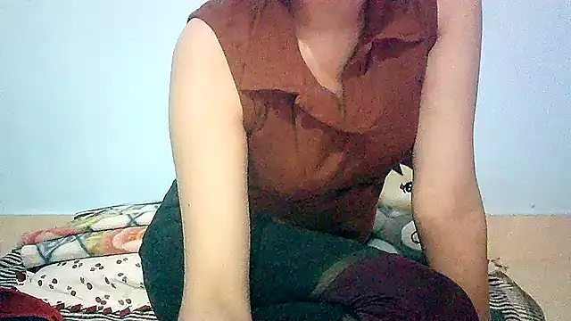 lovelydesi21 online show from January 31, 2025, 4:38 pm