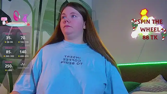 Snapshot of RubyValen chatting on December 18, 2025, 1:44 am RubyValen online show from December 18, 2025, 1:44 am