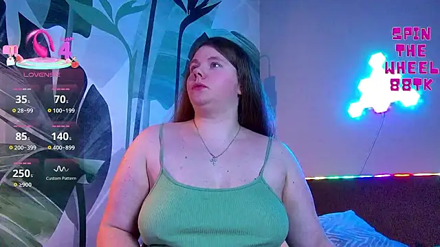 Snapshot of RubyValen chatting on January 17, 2026, 1:32 am RubyValen online show from January 17, 2026, 1:32 am