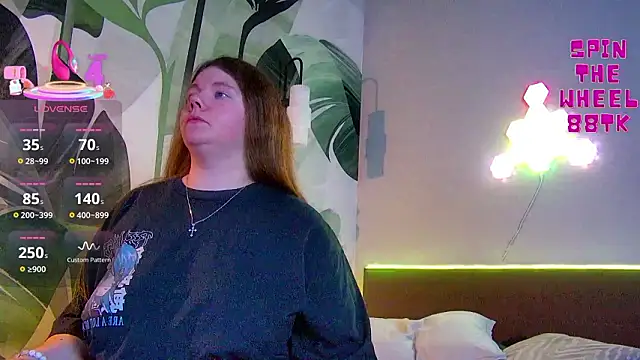 Snapshot of RubyValen chatting on February 4, 2026, 1:11 am RubyValen online show from February 4, 2026, 1:11 am