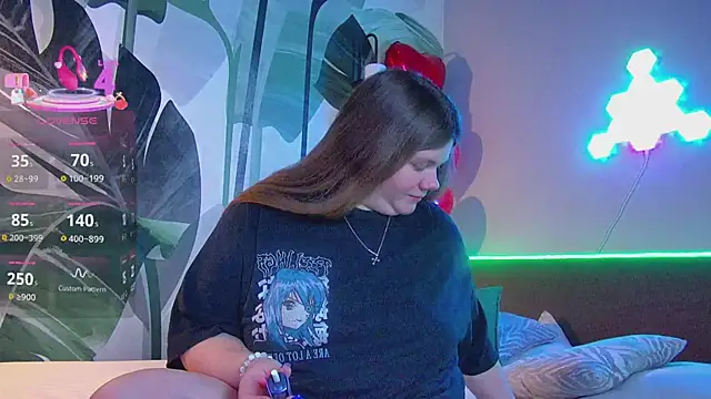 Snapshot of RubyValen chatting on March 5, 2026, 3:02 am RubyValen online show from March 5, 2026, 3:02 am