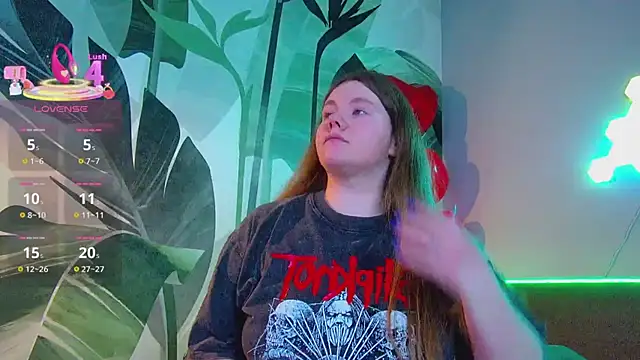 Snapshot of RubyValen chatting on March 17, 2026, 1:43 am RubyValen online show from March 17, 2026, 1:43 am