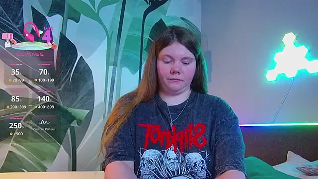 Snapshot of RubyValen chatting on March 24, 2026, 12:59 am RubyValen online show from March 24, 2026, 12:59 am