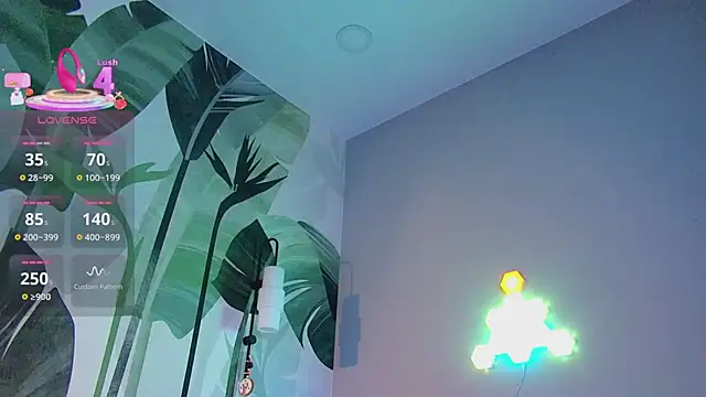 Snapshot of RubyValen chatting on March 26, 2026, 1:33 am RubyValen online show from March 26, 2026, 1:33 am