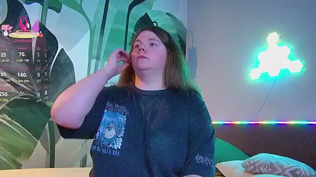 Snapshot of RubyValen chatting on April 17, 2026, 1:30 am RubyValen online show from April 17, 2026, 1:30 am