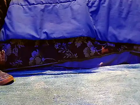 Snapshot of DarkHorse89 chatting on September 17, 2025, 1:57 pm DarkHorse89 online show from September 17, 2025, 1:57 pm