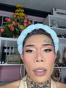 Snapshot of caroline_cossei chatting on February 10, 2025, 3:13 am caroline cossei online show from February 10, 2025, 3:13 am