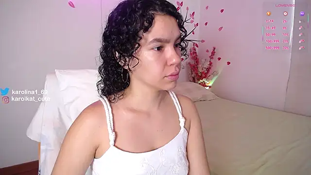 Karolina 1 online show from November 9, 2025, 1:53 pm