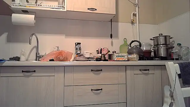 LediLedaxx online show from December 16, 2024, 3:43 pm