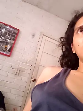 valeriaswang Lucas online show from March 6, 2026, 2:24 pm