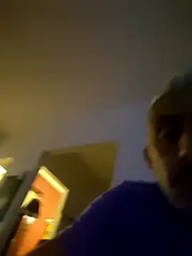 Snapshot of cuci45 chatting on November 6, 2025, 6:20 pm cuci45 online show from November 6, 2025, 6:20 pm