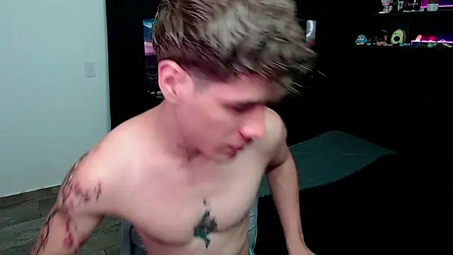 Snapshot of andybxby chatting on March 6, 2025, 8:37 pm andybxby online show from March 6, 2025, 8:37 pm