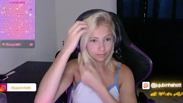 jujubinhahot online show from November 22, 2025, 9:14 pm