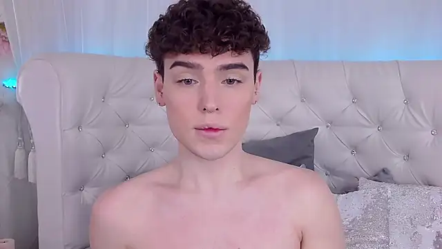 RobbyCharming online show from November 8, 2025, 3:39 am