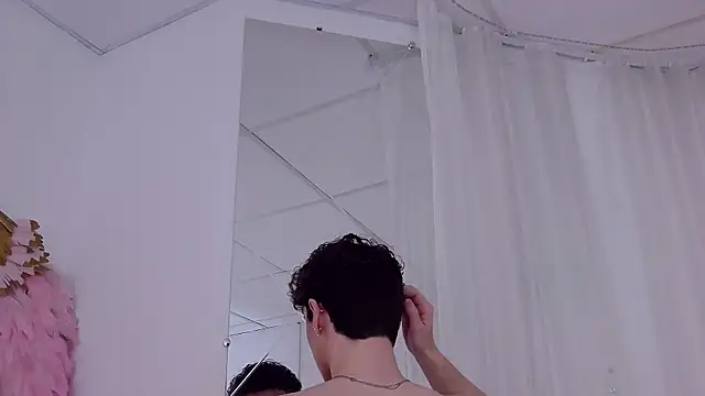 RobbyCharming online show from November 28, 2025, 3:42 am