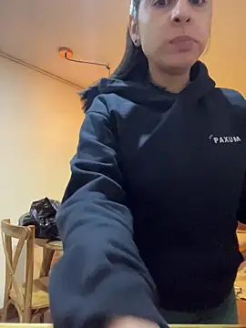 charlotte stevenss  online show from November 16, 2025, 3:12 am