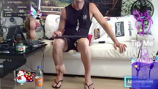 Snapshot of OSIRlS chatting on February 2, 2025, 5:32 am OSIRlS online show from February 2, 2025, 5:32 am