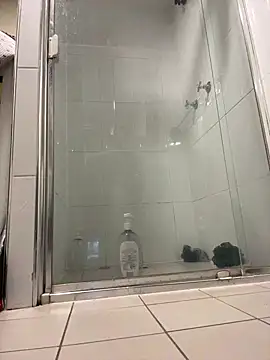 Snapshot of OSIRlS chatting on October 3, 2025, 1:19 pm OSIRlS online show from October 3, 2025, 1:19 pm