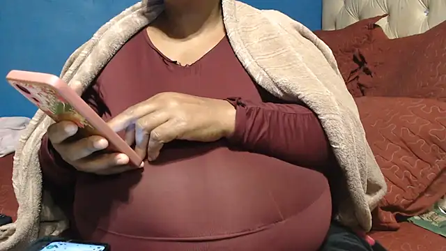 CUTEFIRMMELONSS online show from May 24, 2026, 5:29 pm